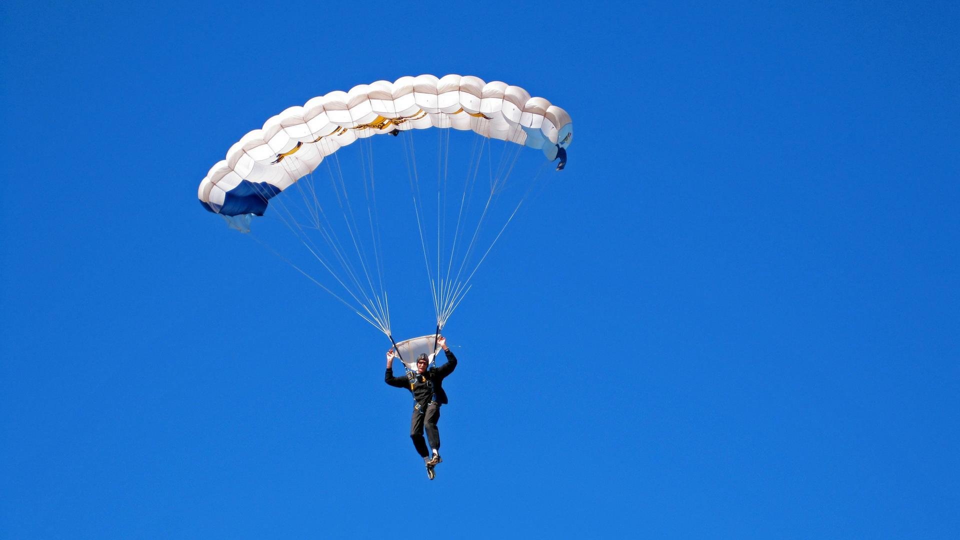 开云体育平台APP-赛场上空飘扬的国旗，当委内瑞拉轻取西班牙，体育如何重塑国家叙事？